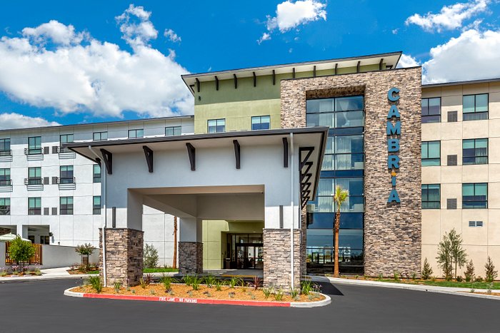 Hotel Centro Sonoma Wine Country, Tapestry Collection Hilton, Rohnert Park 